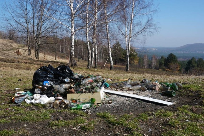 Chrzanów, Libiąż. Wiosenne sprzątanie. Ilość śmieci jest zatrważająca