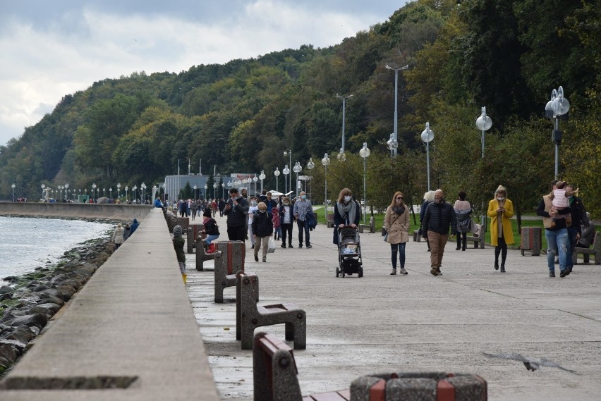 Pierwszy dzień rządowych obostrzeń w Gdyni. Mieszkańcy zastosowali się do ministerialnych zaleceń