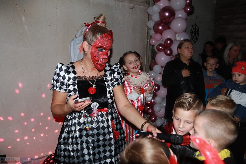 Tak było na imprezie "Cukierek albo psikus" z okazji Helloween 2022 na ulicy 3 Maja we Włocławku [zdjęcia]