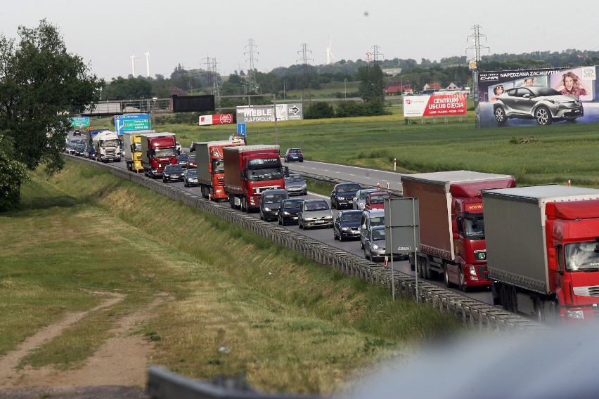 UWAGA! A4 stoi w korku, przyczyną jest kolejny...