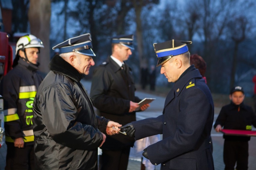 Strażacy z Miasteczka Krajeńskiego oficjalnie stali się posiadaczami nowego Mercedesa