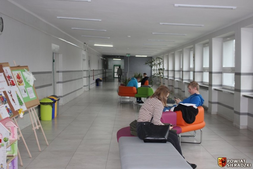 Odnowione sale lekcyjne w Powiatowym Zespole Szkół nr 1 w Sieradzu ZDJĘCIA