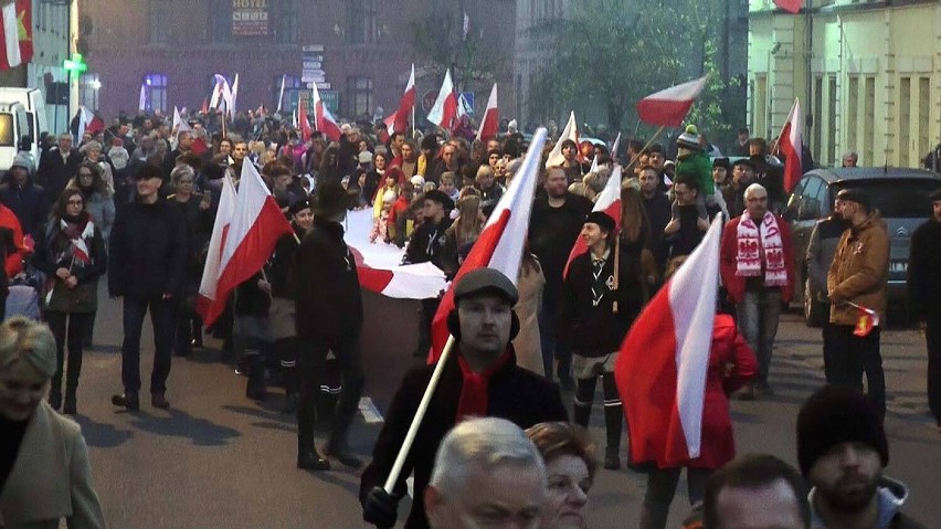 Archiwalne zdjęcia poprzednich edycji marszów i parad
