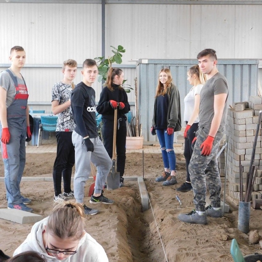 Młodzież z Zespołu Szkół Budowlanych w Radomiu zdobywa wiedzę i doświadczenie w Niemczech. Zobaczcie zdjęcia