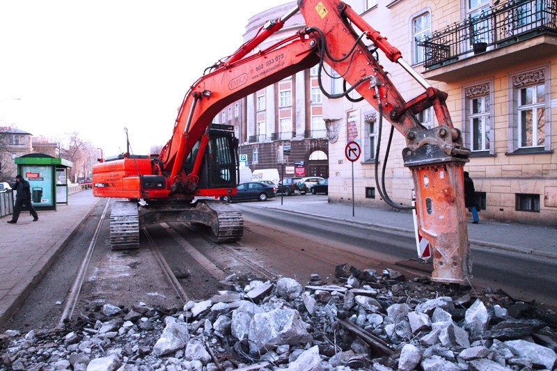 Poznań: Zobacz jak postępuje przebudowa torowiska na ulicy Grunwaldzkiej [ZDJĘCIA]