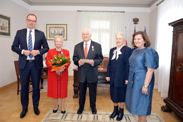 Stanisława i Roman Kruty z Przemyśla obchodzili jubileusz 60-lecia wspólnego pożycia małżeńskiego.