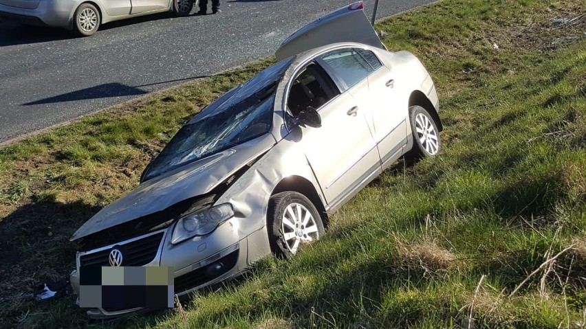 Wypadek koło Barwic. Kierująca z promilami [zdjęcia]