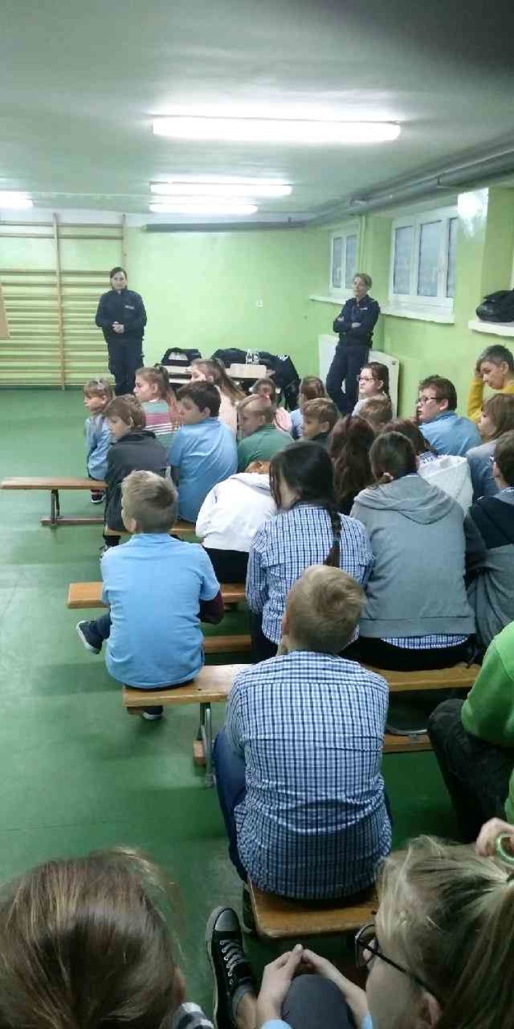 Spotkanie policjantów z uczniami ze Szkoły Podstawowej nr 1 w Aleksandrowie Kujawskim