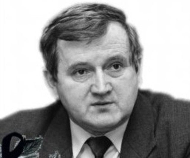 Alfred Szałyga funkcję burmistrza Poddębic piastował w latach 1991-1998, a w kolejnych latach (1998-2002) stanowisko pierwszego starosty powiatu poddębickiego