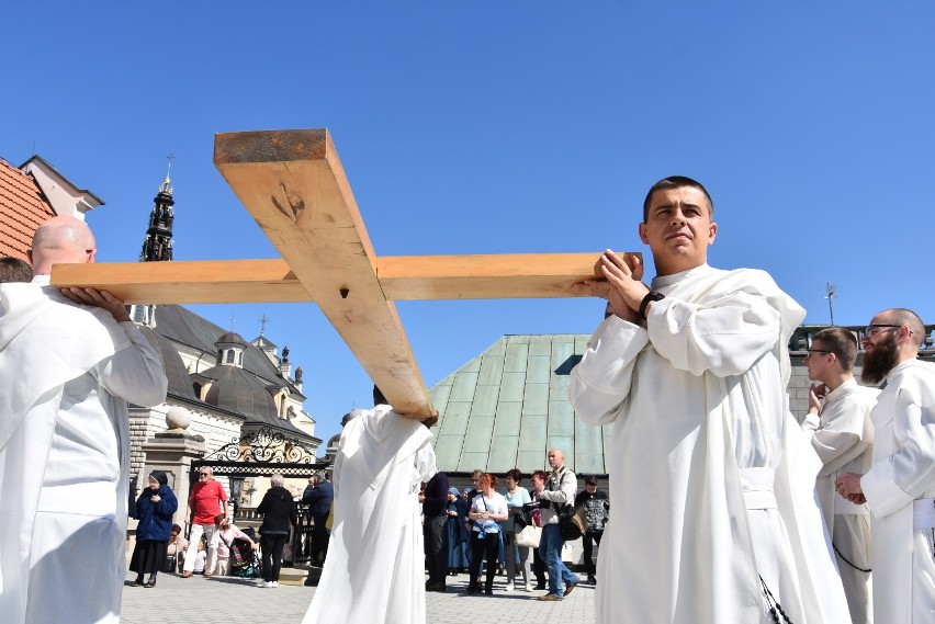 Częstochowa. Droga Krzyżowa na wałach jasnogórskich ZDJĘCIA