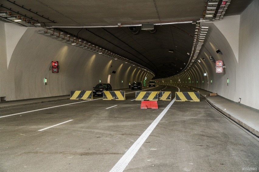 Tunel drogowy pod Luboniem Małym już jest gotowy. Czekam...