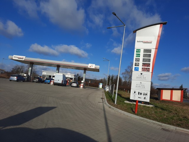 Stacja Intermarche (ul. Gostyńska)


Ceny 25.02.2022
Pb 95 - 5,75 zł
Pb 98 - 5,99 zł

ON Diesel - 5,85 zł
ON Tir - 5,85 zł
LPG - 2,64 zł