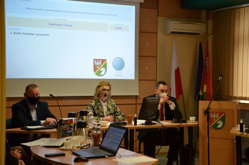  Radni Powiatu Konińskiego podczas nadzwyczajnej sesji, dokonali zmian w planie finansowym powiatu