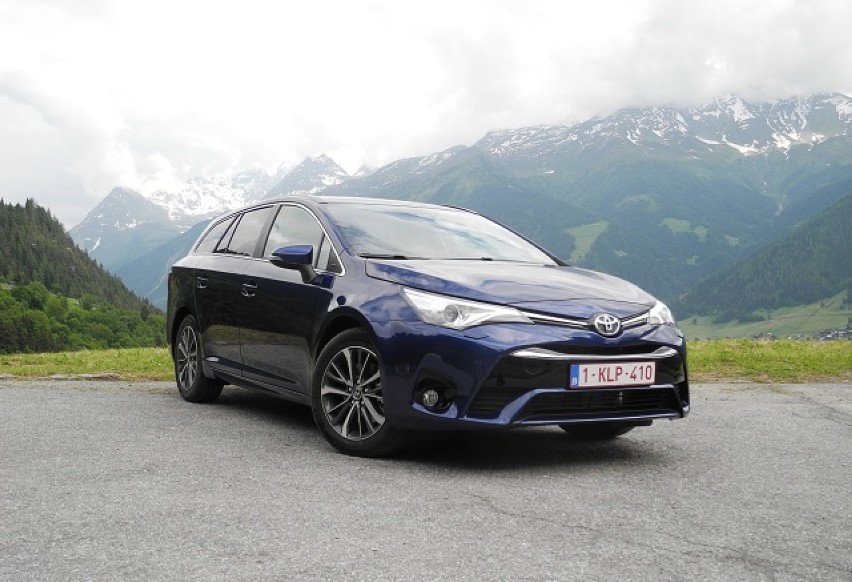 Toyota Avensis 2015