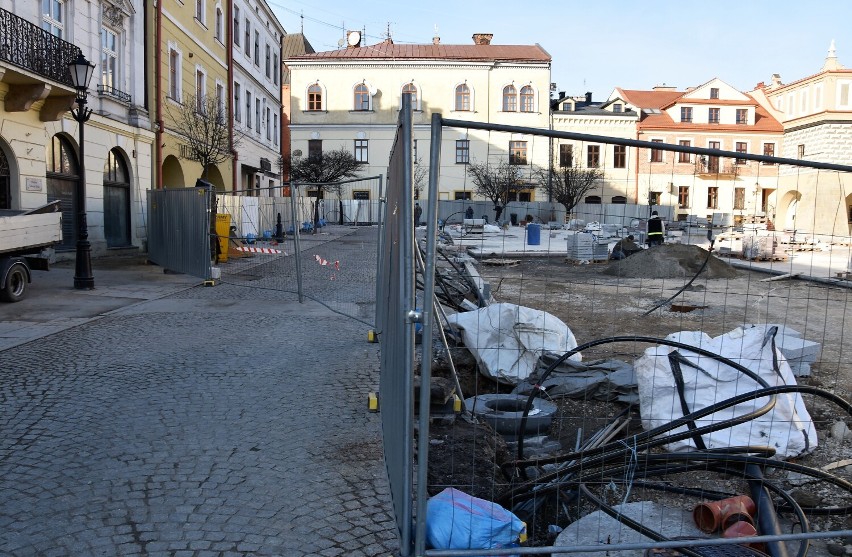 Prace na tarnowskim Rynku trwały półtora roku i wiązały się...