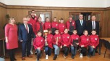 Burmistrz Kamienia Krajeńskiego nagrodził najlepszych młodych sportowców i Drużynę Trampkarza LKS „Kamionka”