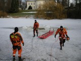 Puławy: Strażacy ćwiczyli na lodzie (zdjęcia)