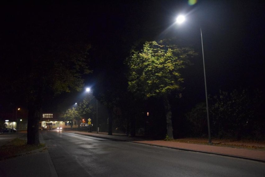 Chodzież: Nowe lampy wzdłuż ulicy Paderewskiego [FOTO]