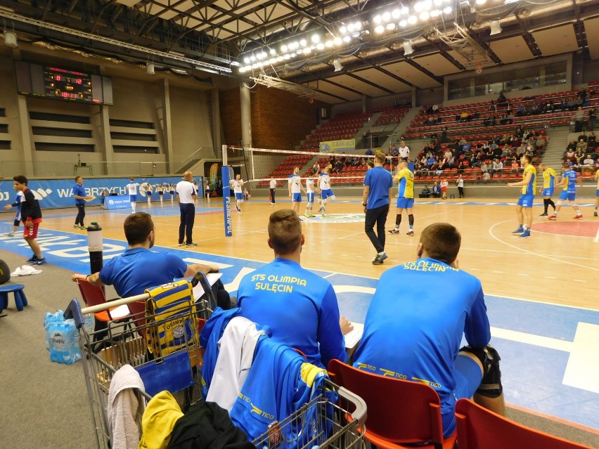 Siatkarze Aqua Zdroju Wałbrzych w pierwszym meczu play-out pokonali 3:1 Olimpię Sulęcin