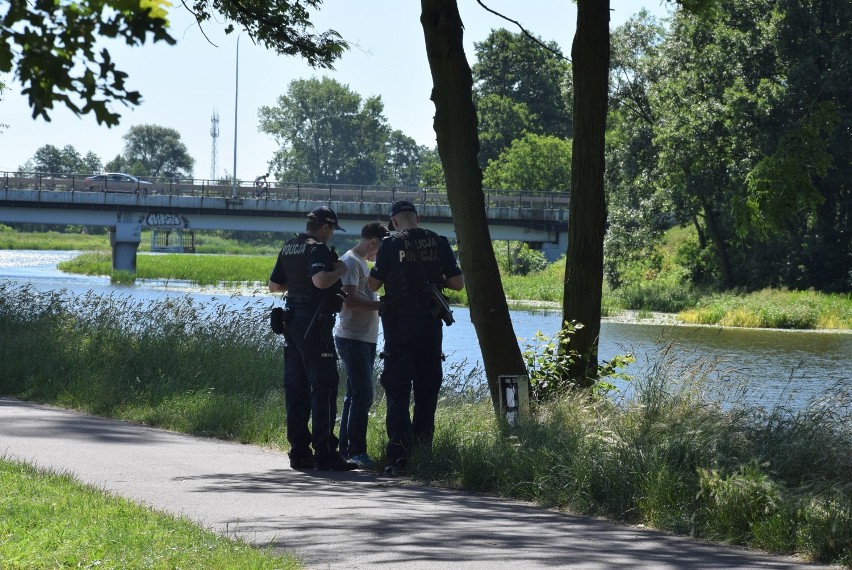 Policja w Kaliszu. Z Prosny wyłowiono ciało 62-letniej kobiety