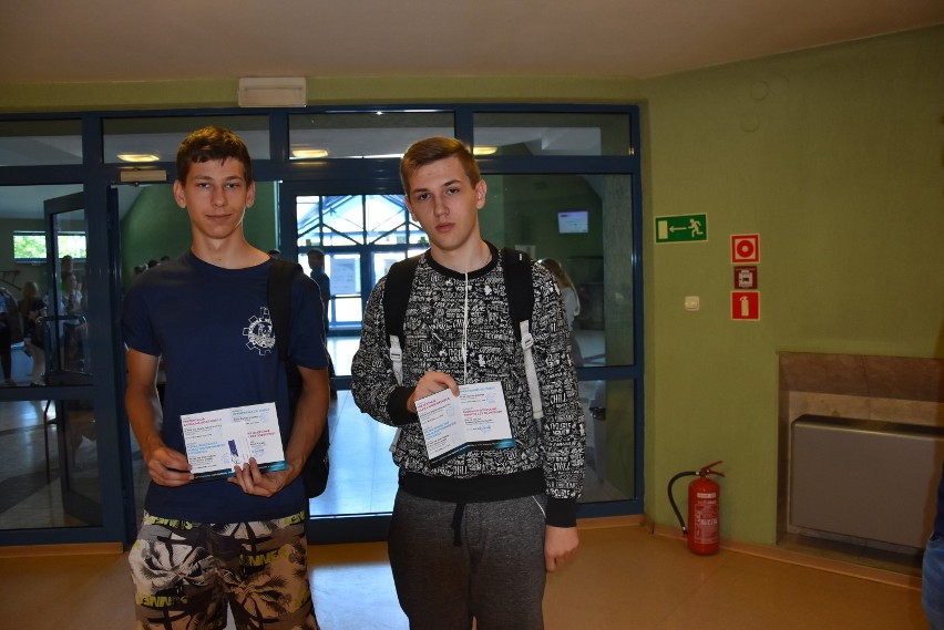 Studenci Częstochowskiego Uniwersytetu Młodzieżowego zakończyli studia ZDJĘCIA