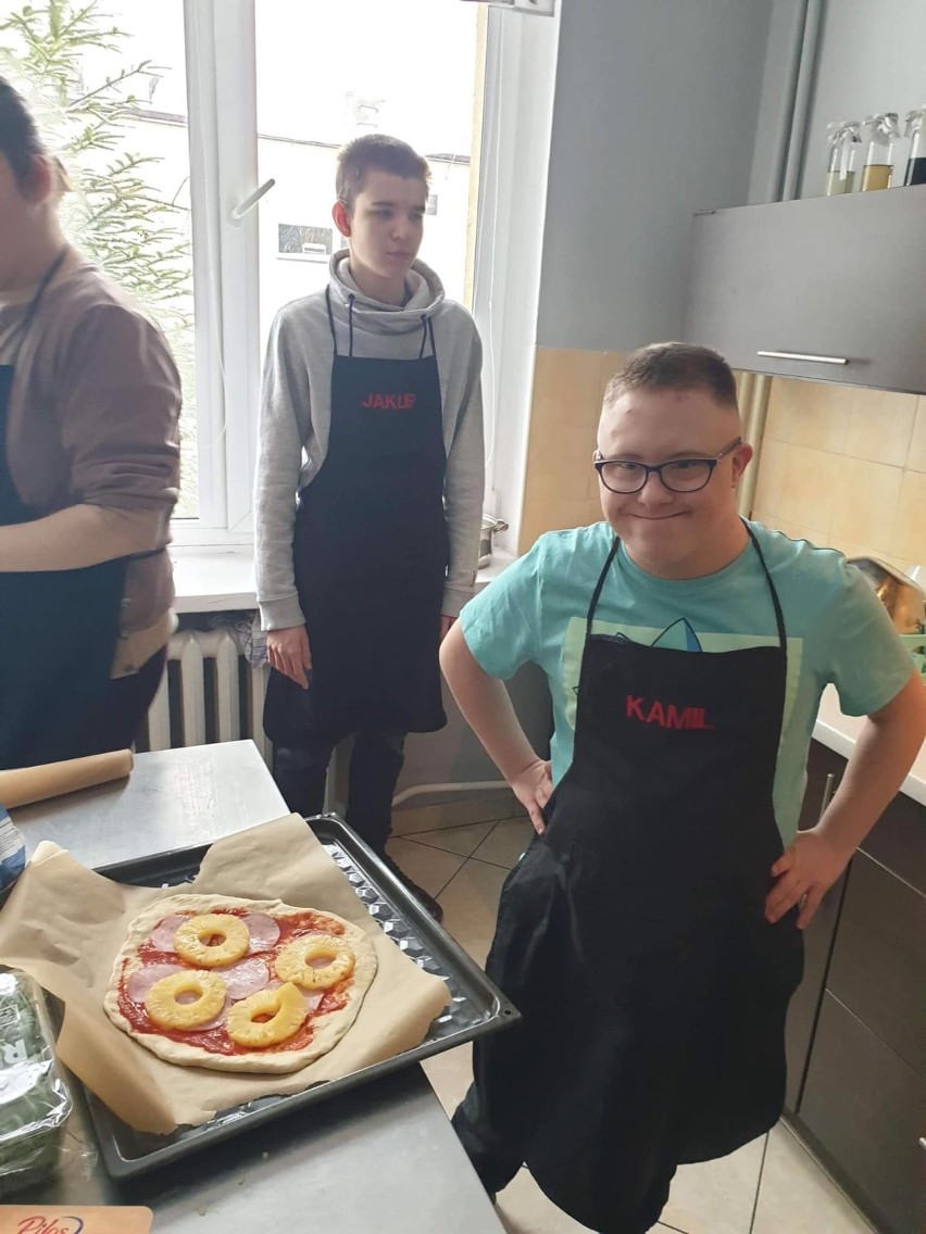 Uczniowie ZSS w Wieluniu świętowali Międzynarodowy Dzień Pizzy 