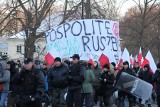 W sobotę pod Kancelarią Premiera odbył się protest przeciwko rządowi Donalda Tuska [ZDJĘCIA]