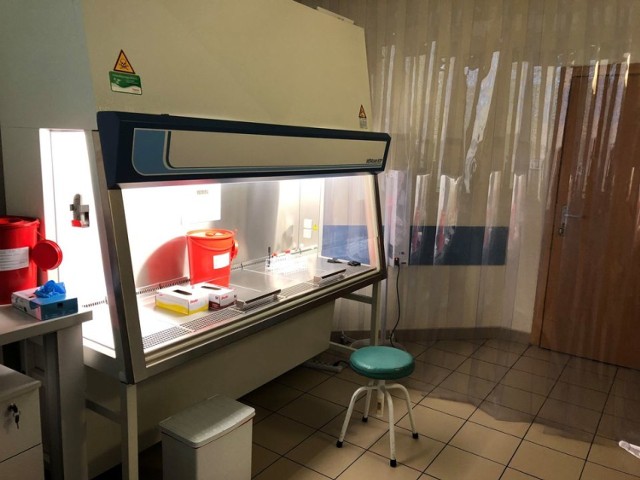 Koronawirus. Laboratorium Covid-19 w szpitalu w Radomsku
