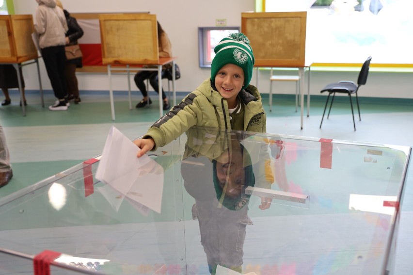 Mieszkańcy gminy Grodzisk głosują. Trwają wybory...