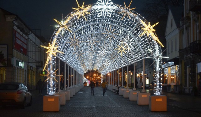 Na ulicy Żeromskiego tradycyjnie stanął już między innymi tunel świetlny.