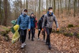 Szermierze AZS AWFiS Gdańsk dają dobry przykład, sprzątają lasy oliwskie i zapraszają do tego mieszkańców ZDJĘCIA