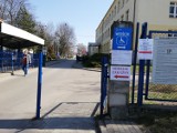 Koronawirus w powiecie tomaszowskim. Znaczny spadek hospitalizowanych w szpitalu, ale wciąż dużo zgonów