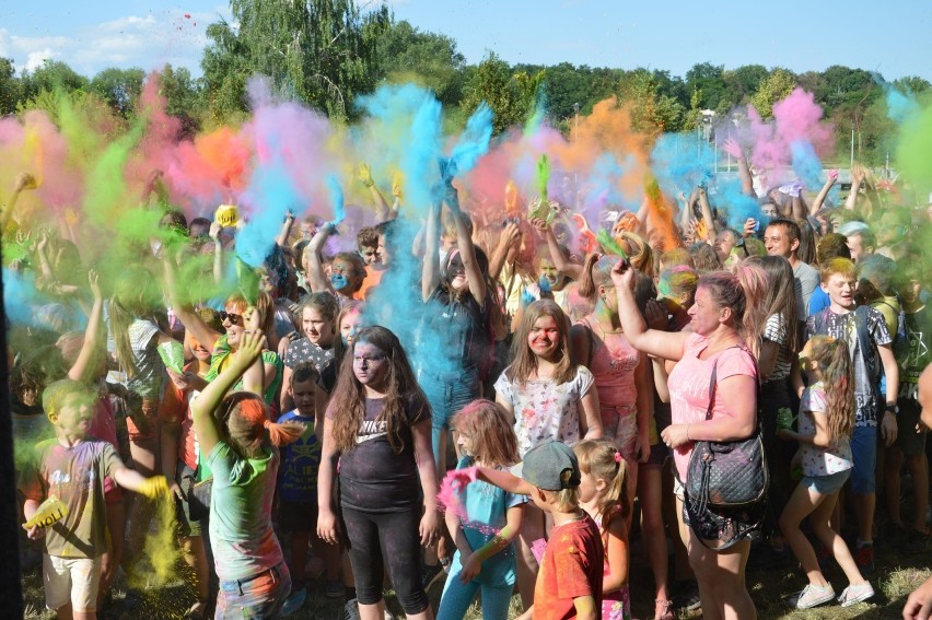 Holi Festiwal w Parku Miejskim w Ostrowcu, był ciekawym...