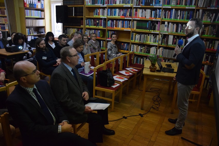 Miejska Biblioteka Publiczna w Kaliszu udostępnia zbiory...