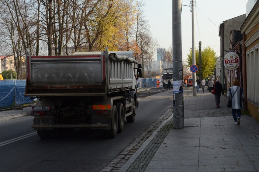 Roboty drogowe na ulicy Czyżewskiego w pobliżu placu Wolności. Zmiana organizacji ruchu [ZDJĘCIA]