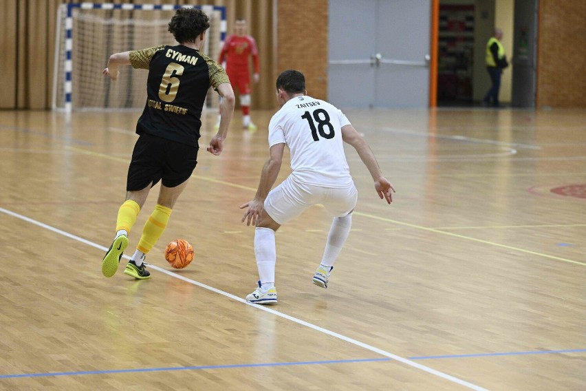 Futsal Świecie zremisował z Wenecją Pułtusk i stracił pozycję lidera. Zobacz zdjęcia i wideo