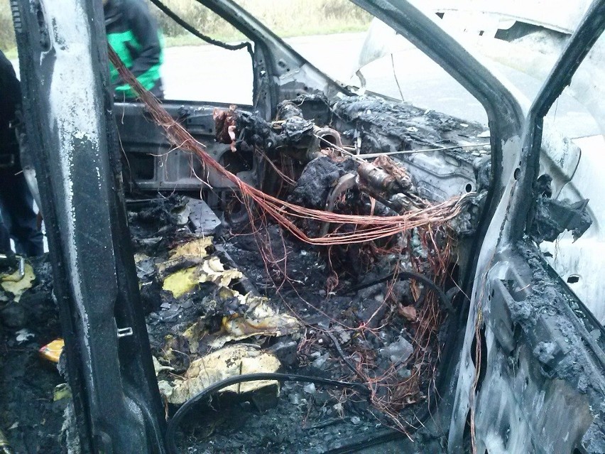 Płonął bus w Mszanie