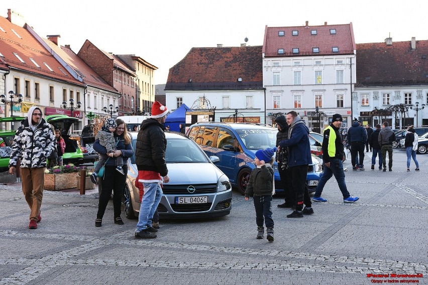 Mikołów: Zlot samochodowy na Rynku "Moto-Mikołajki" [ZDJĘCIA]