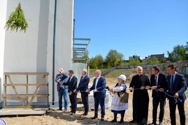 Postępy prac sprawdzili przedstawiciele władz samorządowych wraz z wojewodą i ministrem Horałą.