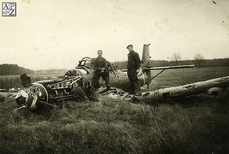 Wrak samolotu hitlerowskiego, okolice Krasnobrodu, 1944 r....