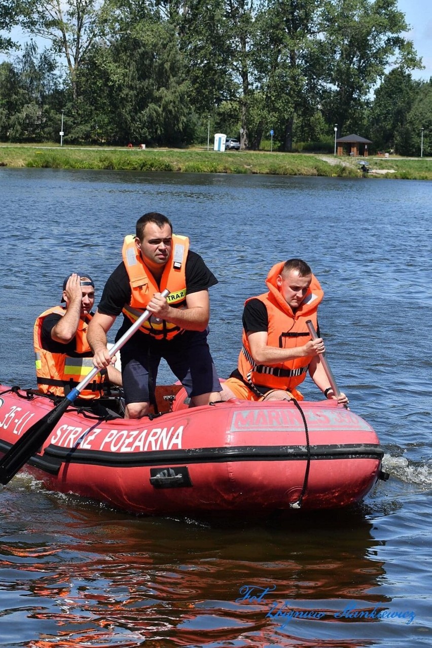 Przez trzy dni skierniewiccy strażacy ćwiczyli na zalewie Zadębie