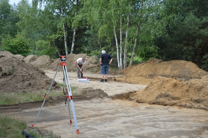 Archeolodzy kopią koło Wojnicza. W zagajniku znajdowały się szczątki ludzi sprzed tysięcy lat [ZDJĘCIA]