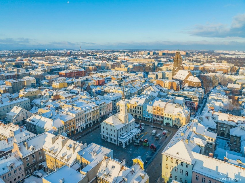Zachwycające zdjęcia zimy w Gliwicach robione z drona.