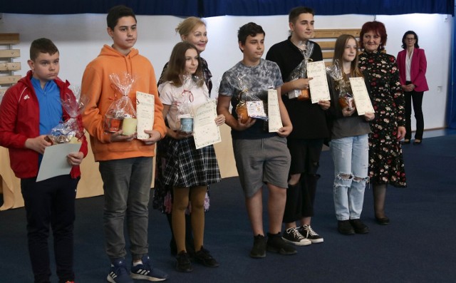 W sali gimnastycznej Szkoły Podstawowej nr 11 w Grudziądzu podsumowano konkursy zorganizowane w ramach 50. Grudziądzkich Dni Kopernikowskich