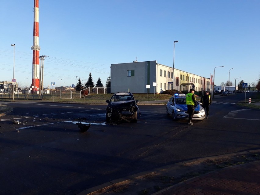 Wypadek w Stargardzie. Auta zderzyły się na skrzyżowaniu [ZDJĘCIA, WIDEO]