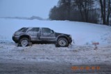 Kierowca z promilami zakończył jazdę w rowie. Wcześniej pił alkohol z...mechanikiem