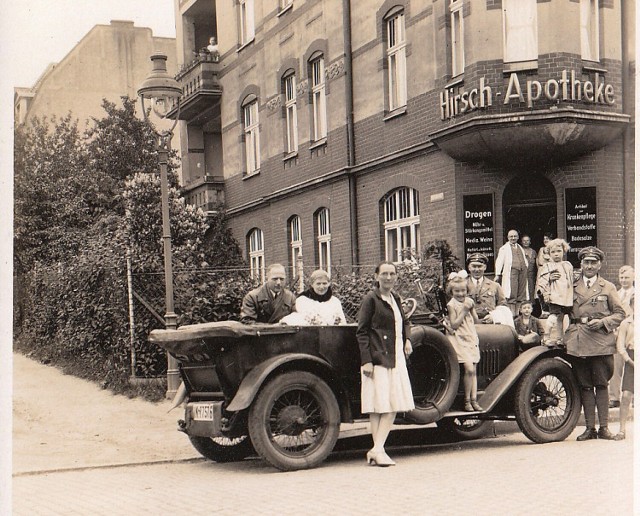 Lata 1920-1930 
Hirsch Apotheke w Dzierżoniowie