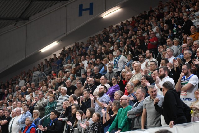 Kibice i cheerleaderki podczas meczu17. kolejki Orlen Basket Ligi (14.01.2024)