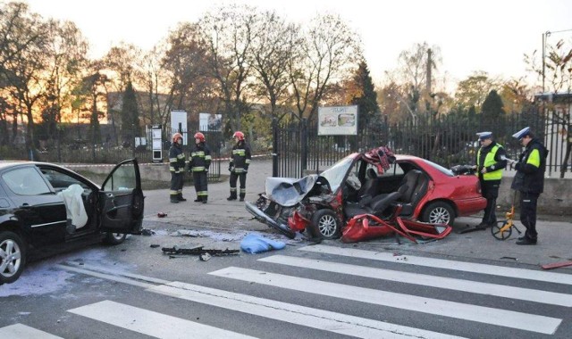 Na ul. Poznańskiej w Toruniu doszło do groźnie wyglądającego wypadku drogowego.