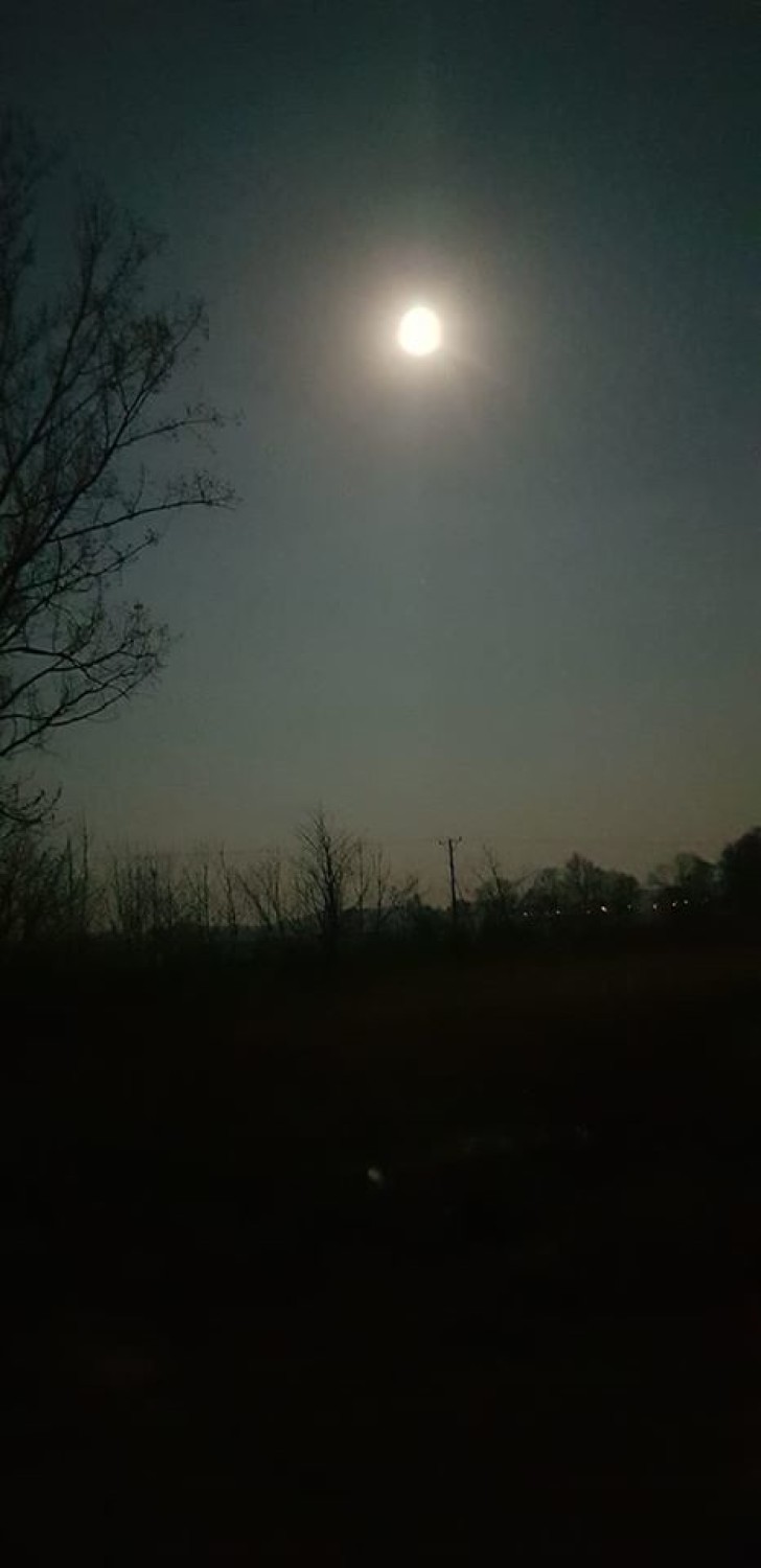 Księżyc w pełni w obiektywie Czytelników Naszego Miasta Wrocław (ZDJĘCIA)